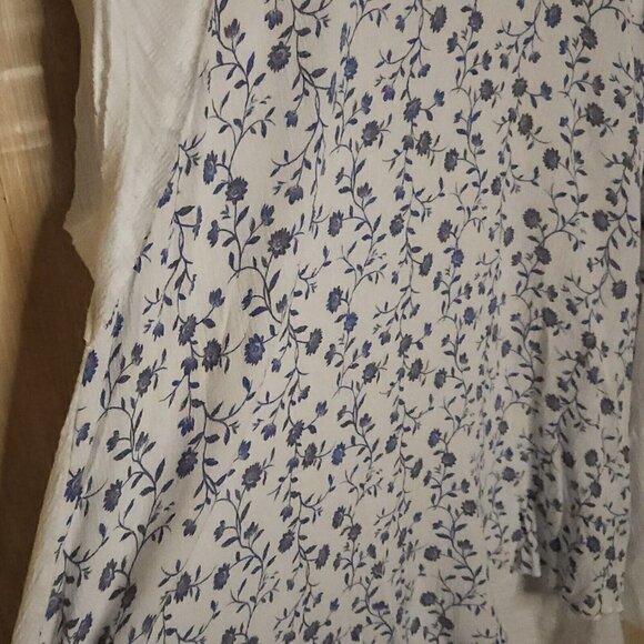 Altar'd State Blue White Mixed Material Floral Gauzy Oversized Top Large - Picture 3 of 7